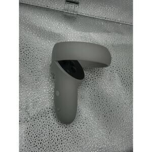 Left Oculus quest 2 controller